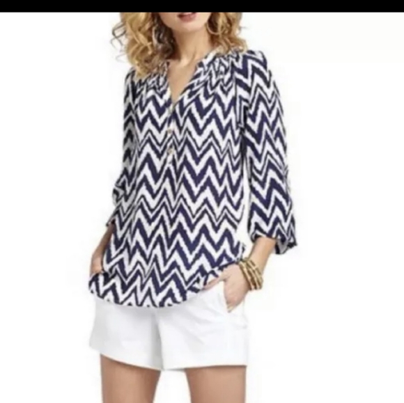 Lilly Pulitzer Tops - Lilly Pulitzer Elsa Chevron Blue & white top M